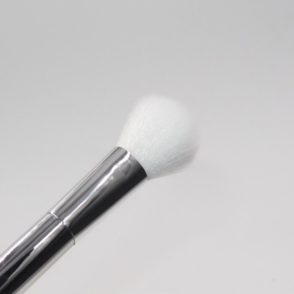 LE Ice Dragon Pro Highlighter Brush $FIRM - Picture 3 of 5